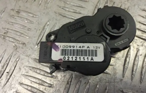 Nissan Leaf II (ZE1) Air flap motor/actuator T1009914PA