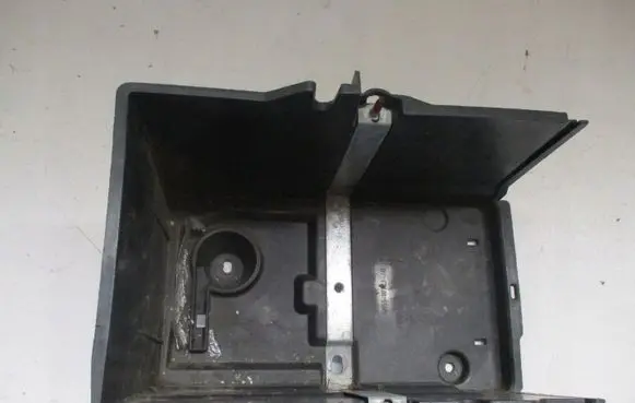 BMW 2 Active Tourer U06 Battery box tray AM5110723AB