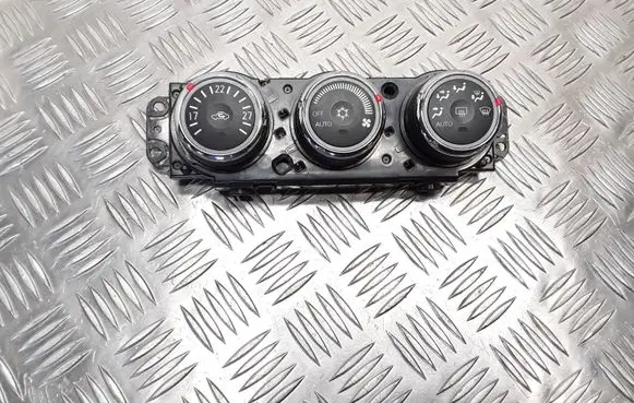 Mitsubishi Outlander Climate control unit 7820A115XC
