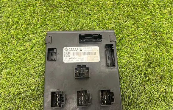 Audi A5 8T 8F Comfort/convenience module 8K0907063D