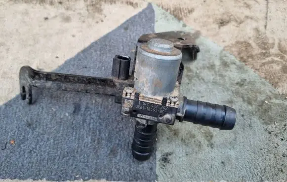 Ford Kuga III Turbo solenoid valve JX61-18495-BC