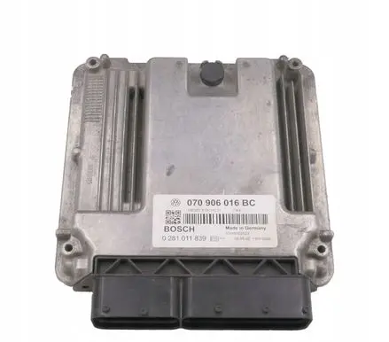 Volkswagen Touareg I Engine control unit/module 070906016BC