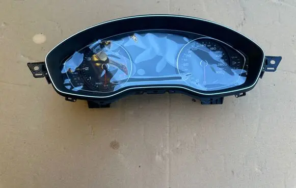 Audi A5 Speedometer (instrument cluster) 8W6920780B 0263740046