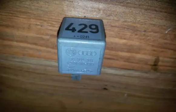 Volkswagen New Beetle Other relay 1J0906381 V23134B63X383