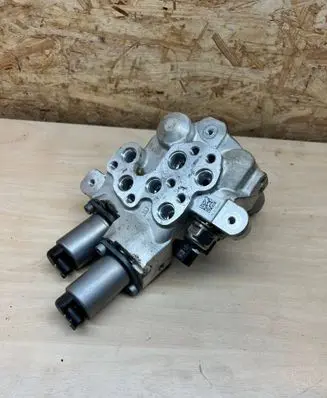 BMW 7 F01 F02 F03 F04 Air suspension compressor 6775258