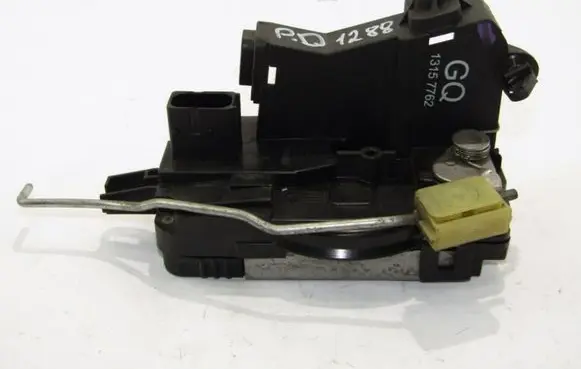 Opel Signum Front door lock 13157762