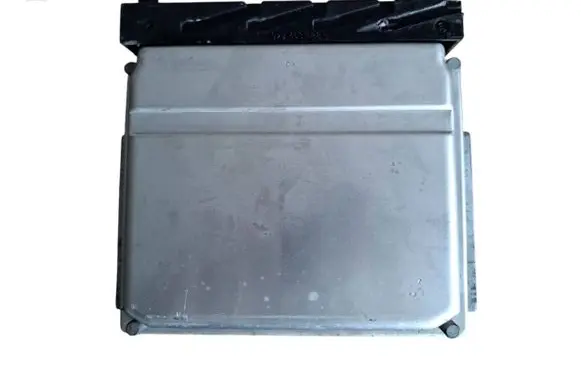 Volvo V70 Engine control unit/module 0261207712