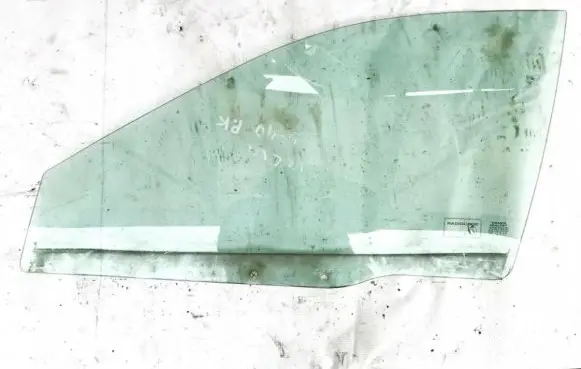 Volvo S40, V40 Front door window glass four-door