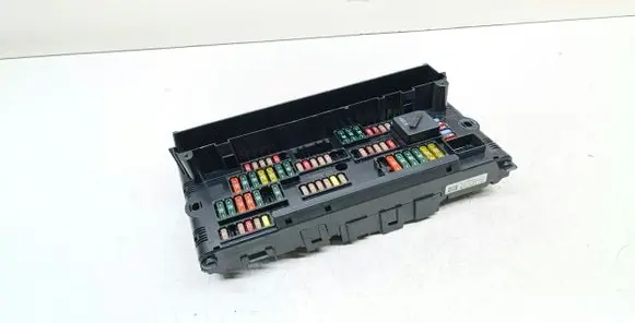 BMW 5 F10 F11 Fuse module 9234421