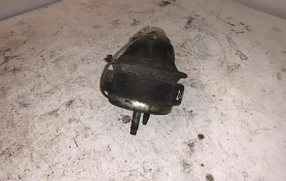 Volvo XC90 Engine mount bracket 8624910 D123