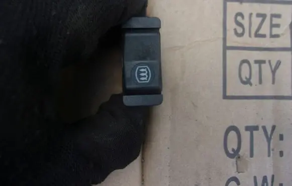 Mercedes-Benz SLC C107 Tailgate/trunk/boot open switch 0008206010