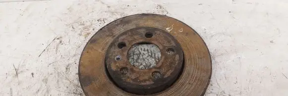 Volkswagen Polo IV 9N3 Front brake disc
