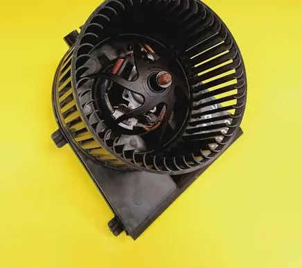 Volkswagen Golf IV Heater fan/blower 1J1819021C