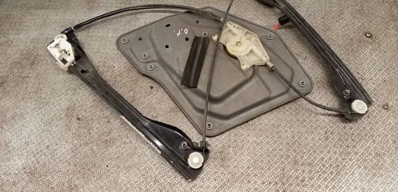 Skoda Superb B6 (3T) Front door window regulator with motor 