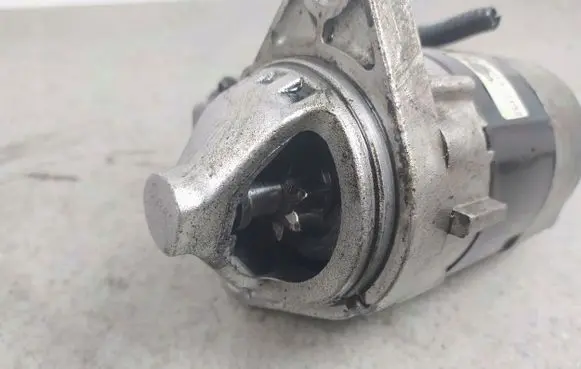 Nissan Primera Starter motor 233009F660