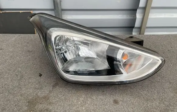 Hyundai i10 Headlight/headlamp