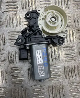 Audi A7 S7 4G Rear door window regulator motor 4G8839004