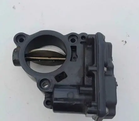 BMW 5 F10 F11 Throttle body valve A2C80221201