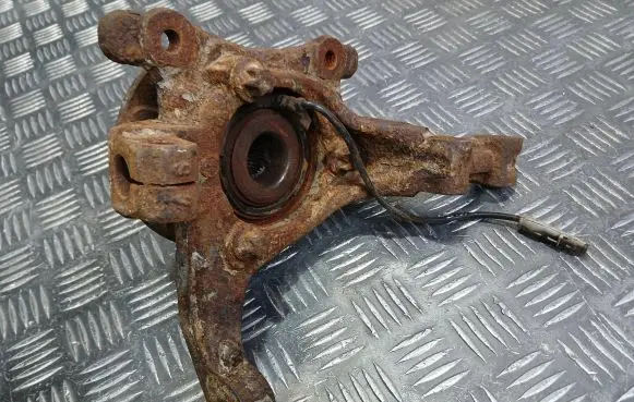 Opel Zafira B Front wheel hub spindle knuckle