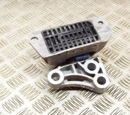 Fiat 500X Engine mount bracket 52025908