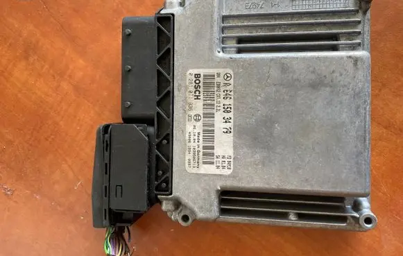 Mercedes-Benz Vito Viano W639 Engine control unit/module A6461503479