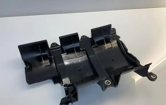Mercedes-Benz ML W164 Oil breather separator A6421800785 PA66GF30 6421800785