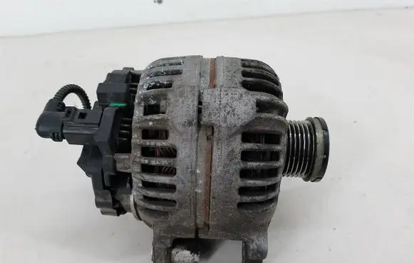 Skoda Octavia Mk2 (1Z) Generator/alternator 03C903023A