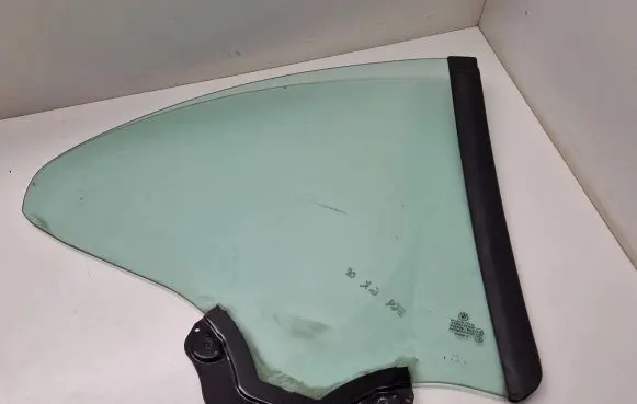 BMW 6 E63 E64 Rear side window 7186643