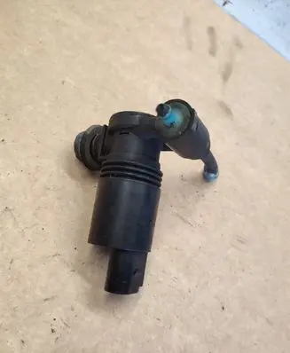 Land Rover Freelander 2 - LR2 Headlight washer pump 30095