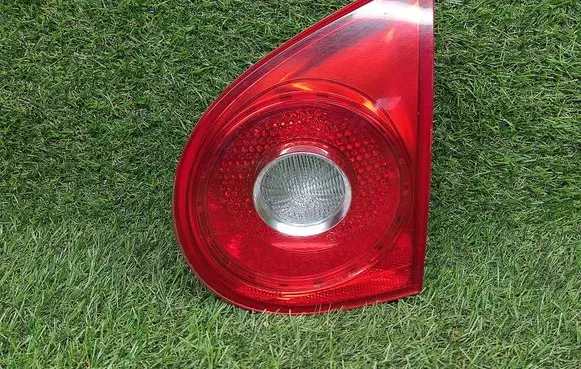 Volkswagen Golf V Tailgate rear/tail lights 285002