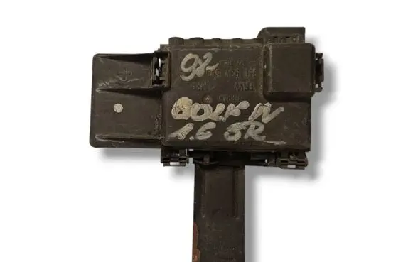 Volkswagen Golf IV Fuse module 1J0937549