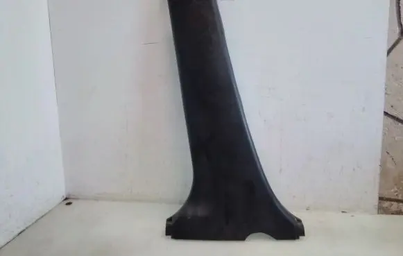 (B) pillar trim (bottom)