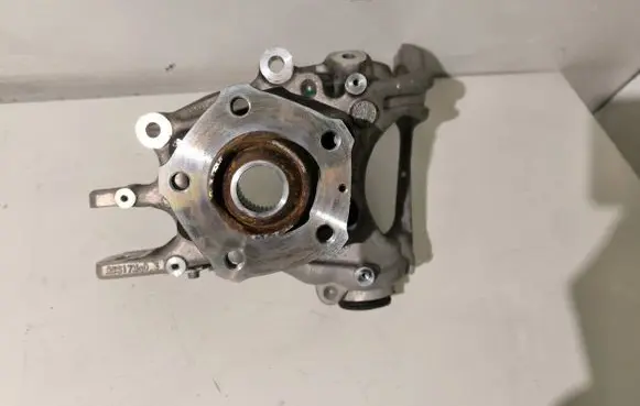 Porsche Macan (95B) Rear wheel hub 8R0505436C