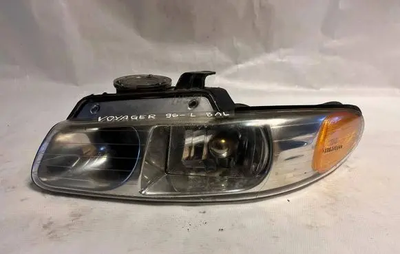 Chrysler Voyager Headlight/headlamp 46536B