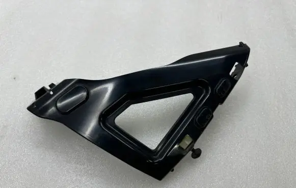 Front bumper mounting bracket