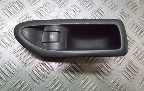 Renault Laguna II Quarter vent window switch 8200016014
