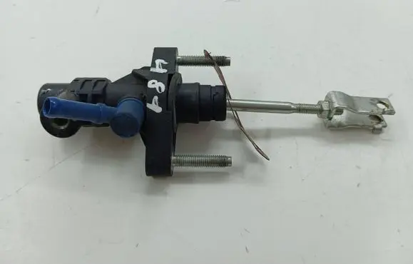 Toyota Avensis T250 Clutch slave cylinder 
