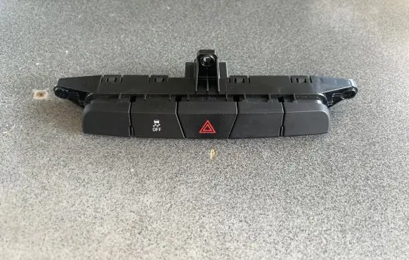Opel Insignia A Hazard light switch 23177698