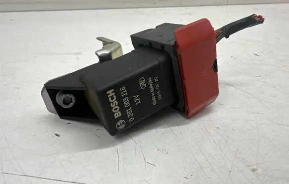Maserati Ghibli Glow plug pre-heat relay 0281003116