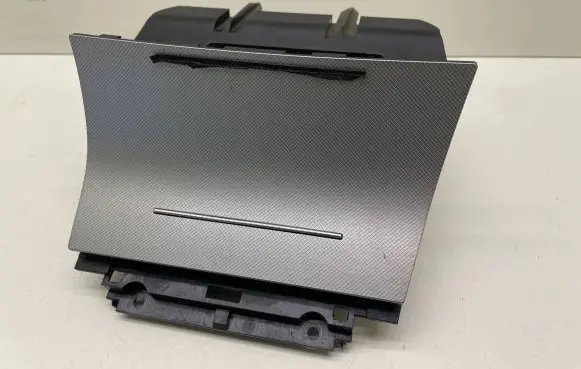 Skoda Octavia Mk2 (1Z) Car ashtray 1Z1857962B 1Z1863077A