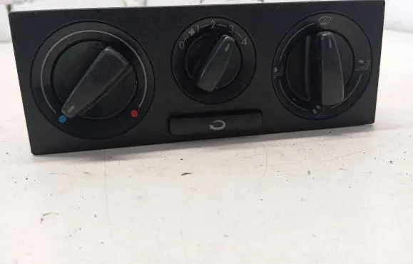 Volkswagen Golf IV Climate control unit