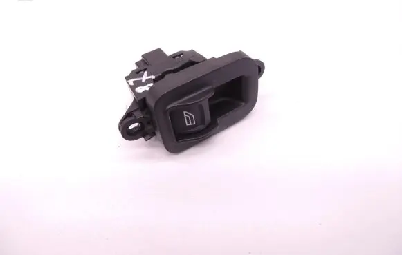 Volvo V50 Electric window control switch 30773217 D87