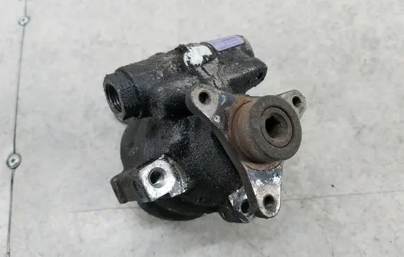 Renault Master II Power steering pump 