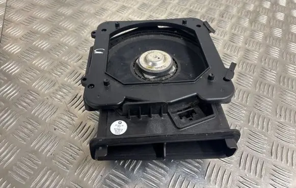 BMW 2 F46 Subwoofer speaker 9275996 20MAY16 554013