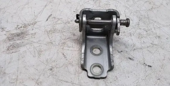 Peugeot 508 Front door upper hinge A075091