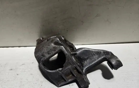 Ford Galaxy Power steering pump mounting bracket 028145523E