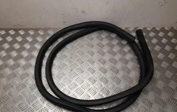 Front door rubber seal