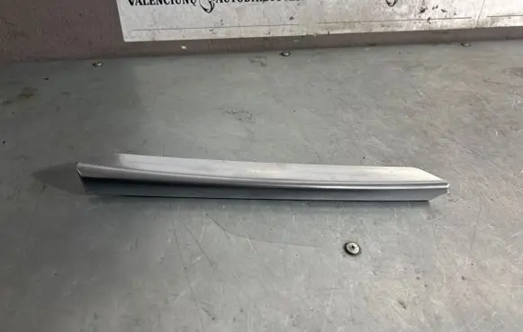 Center console decorative trim