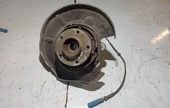 BMW 5 E60 E61 Rear wheel hub