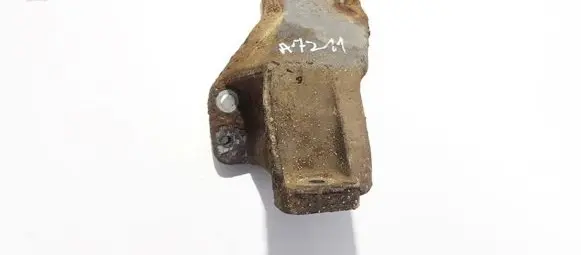 Audi A4 S4 B5 8D Engine mounting bracket 8d0199307h